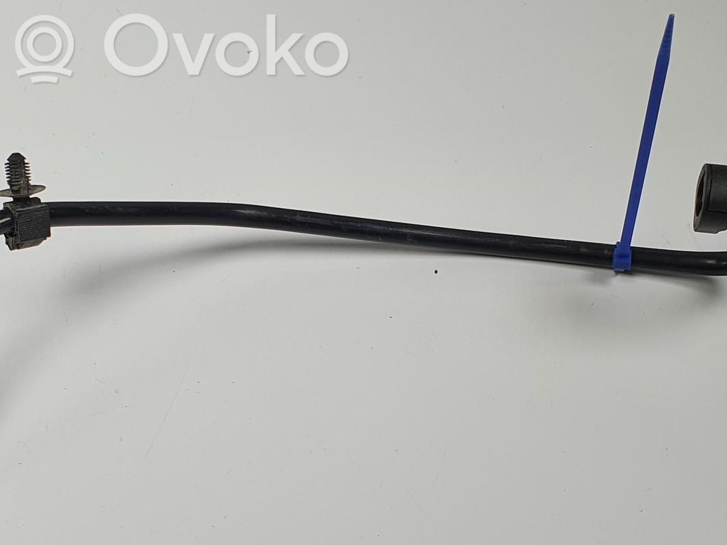 Przewód paliwa   CC119C354AB