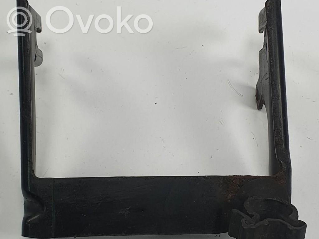 Dacia Logan I Bridă fixare baterie 