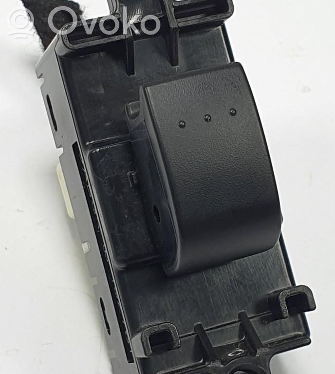 Mercedes-Benz A W176 Quarter vent window switch 