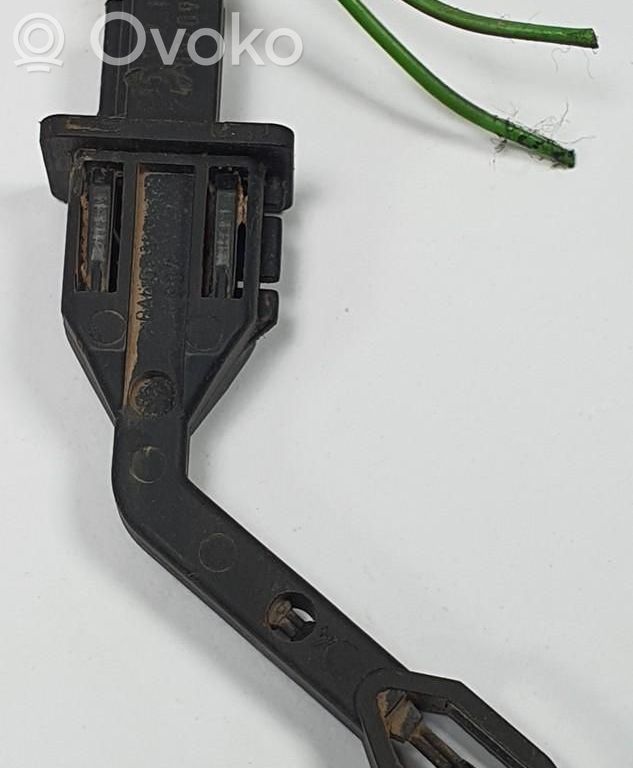 Interior temperature sensor   E855321