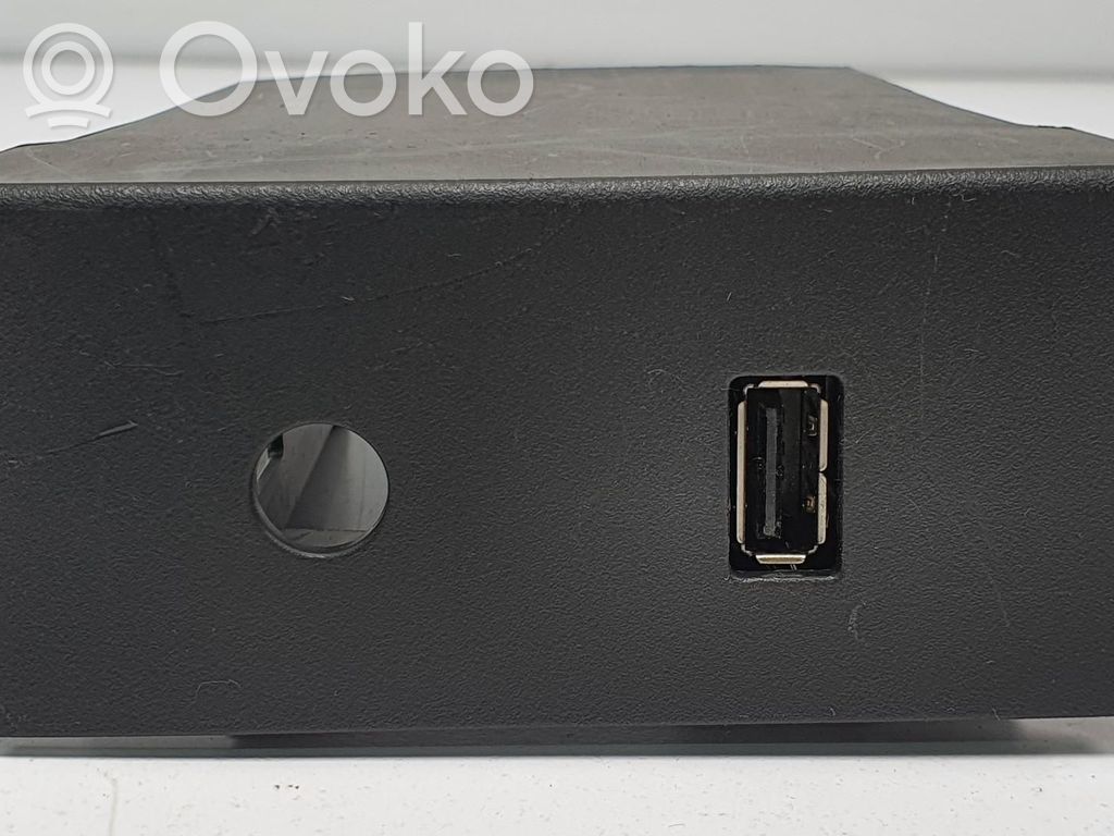 USB-pistokeliitin   BM51A044L28ADW,BM51A044L28ADW
