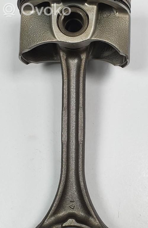 Toyota Aygo AB40 Piston avec bielle 