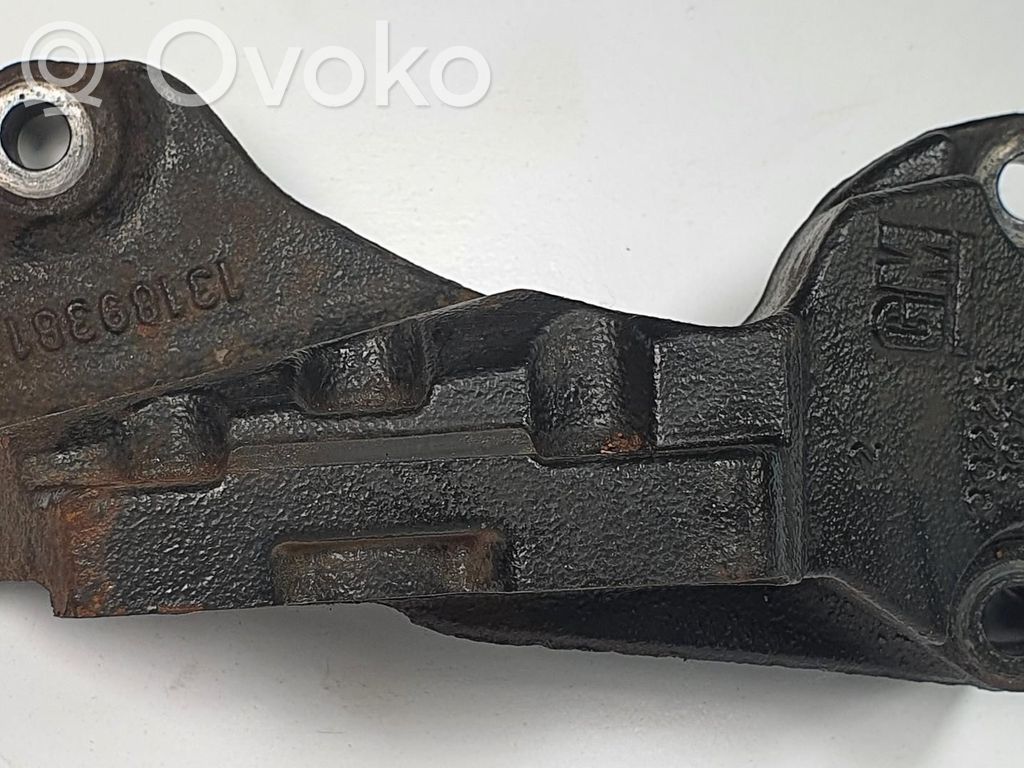 Opel Astra H Autres pièces compartiment moteur