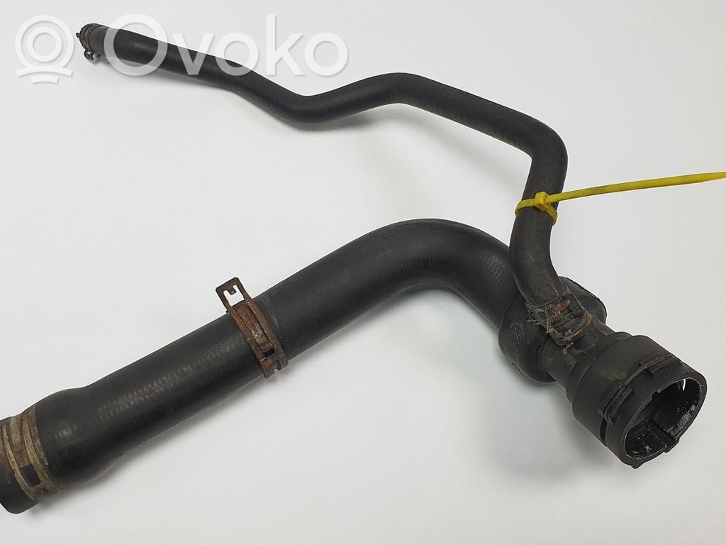 Audi A4 S4 B6 8E 8H Tubo flessibile del liquido di raffreddamento del motore 