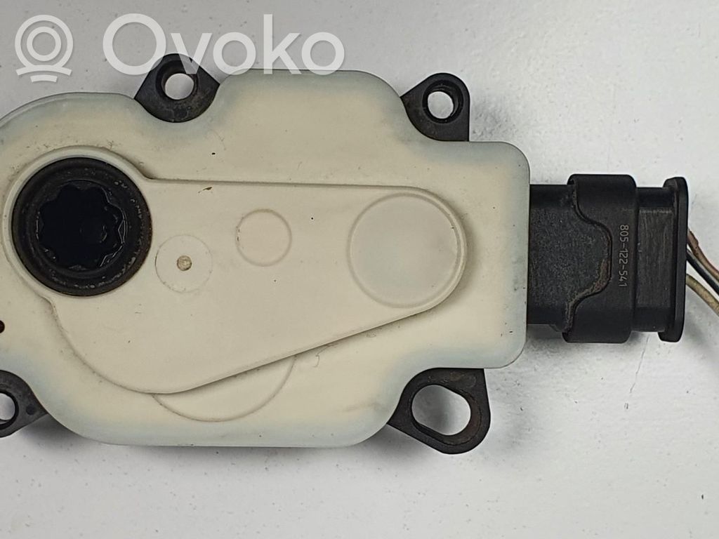 Renault Twingo III Silnik deflektora powietrza chłodnicy 