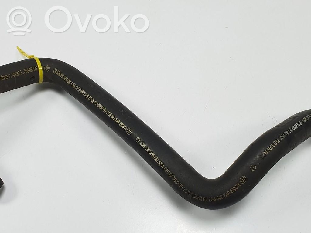 Mercedes-Benz A W176 Tuyau de liquide de refroidissement moteur 