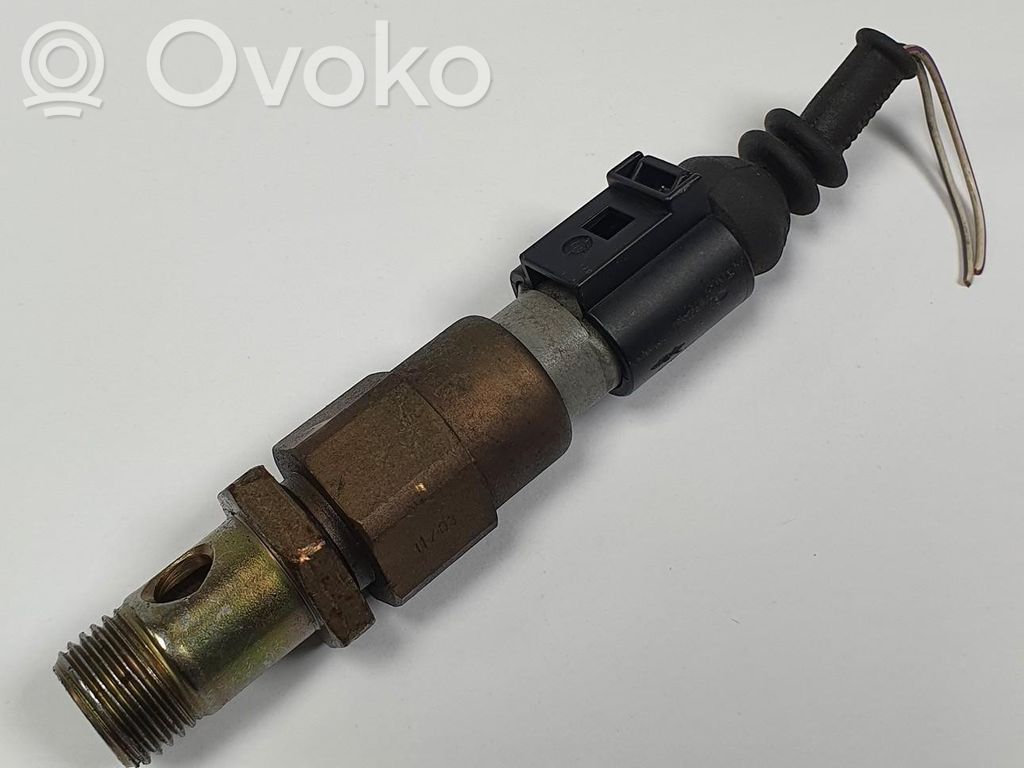 Volkswagen Golf IV Czujnik ciśnienia oleju 