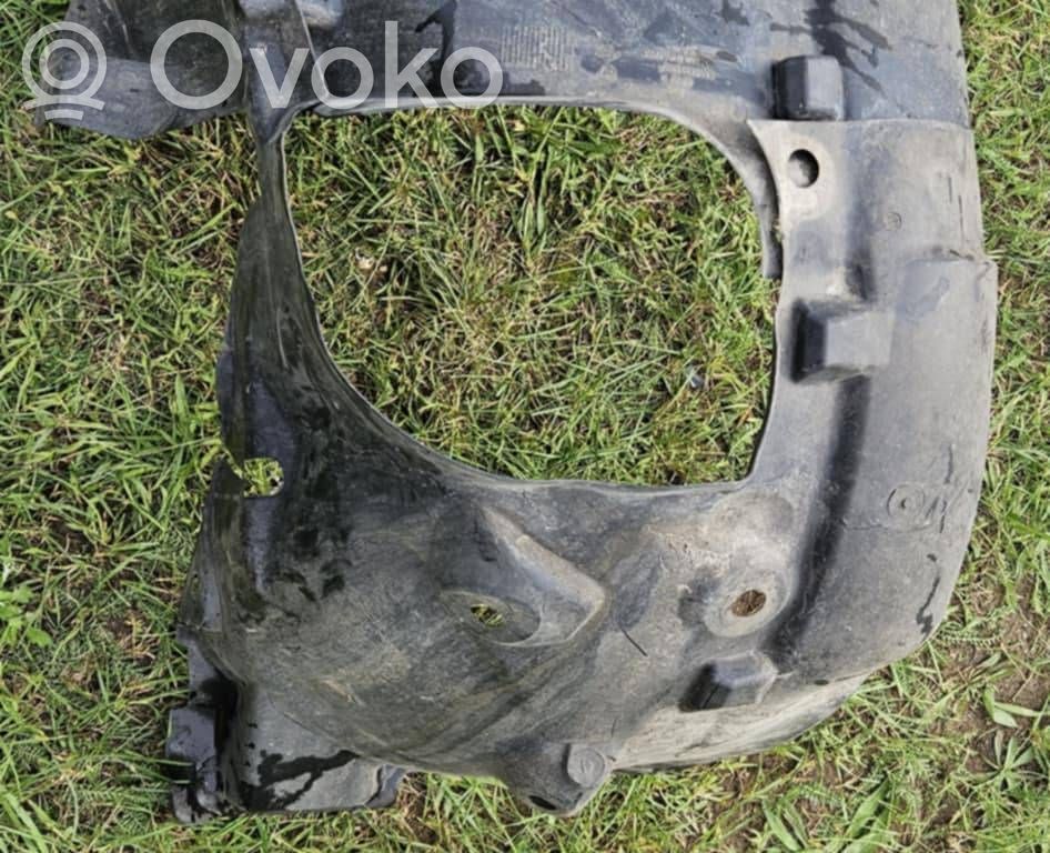 Renault Clio IV Nadkole przednie 