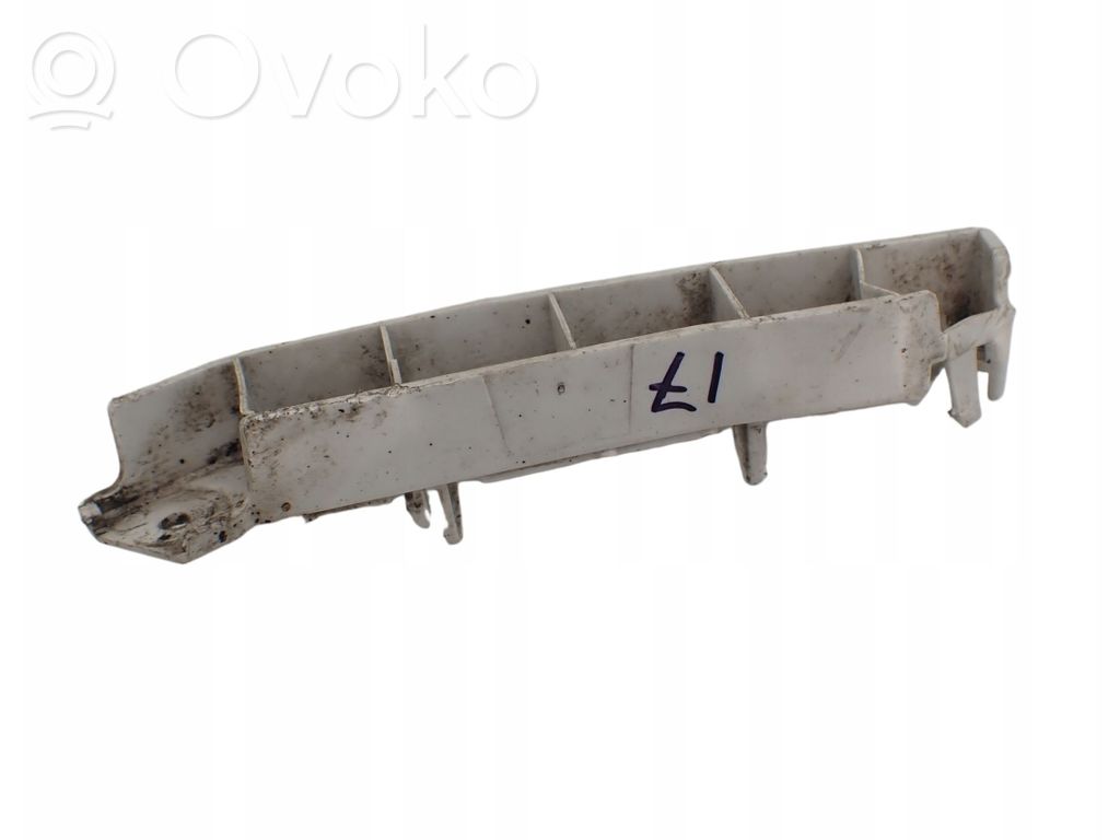 Front bumper mounting bracket   17D958,PAJ01
