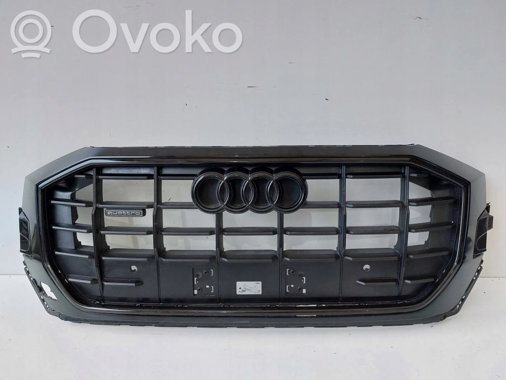 Audi Q8 Etupuskurin ylempi jäähdytinsäleikkö 