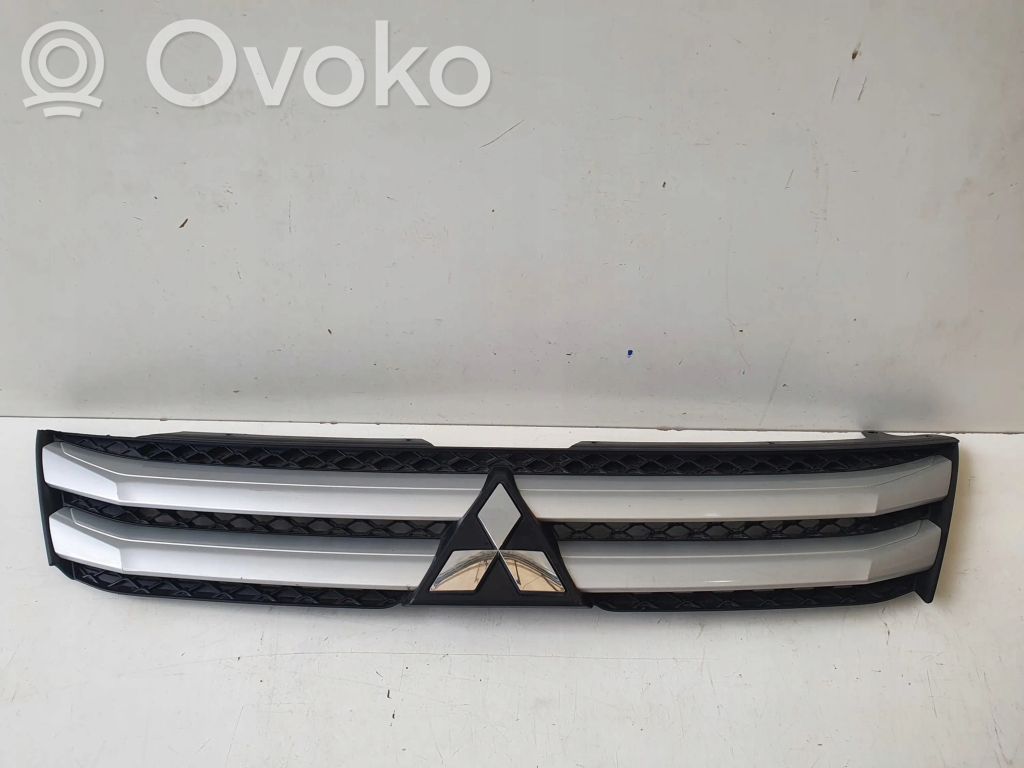 Mitsubishi Eclipse Cross Grotelės viršutinės 
