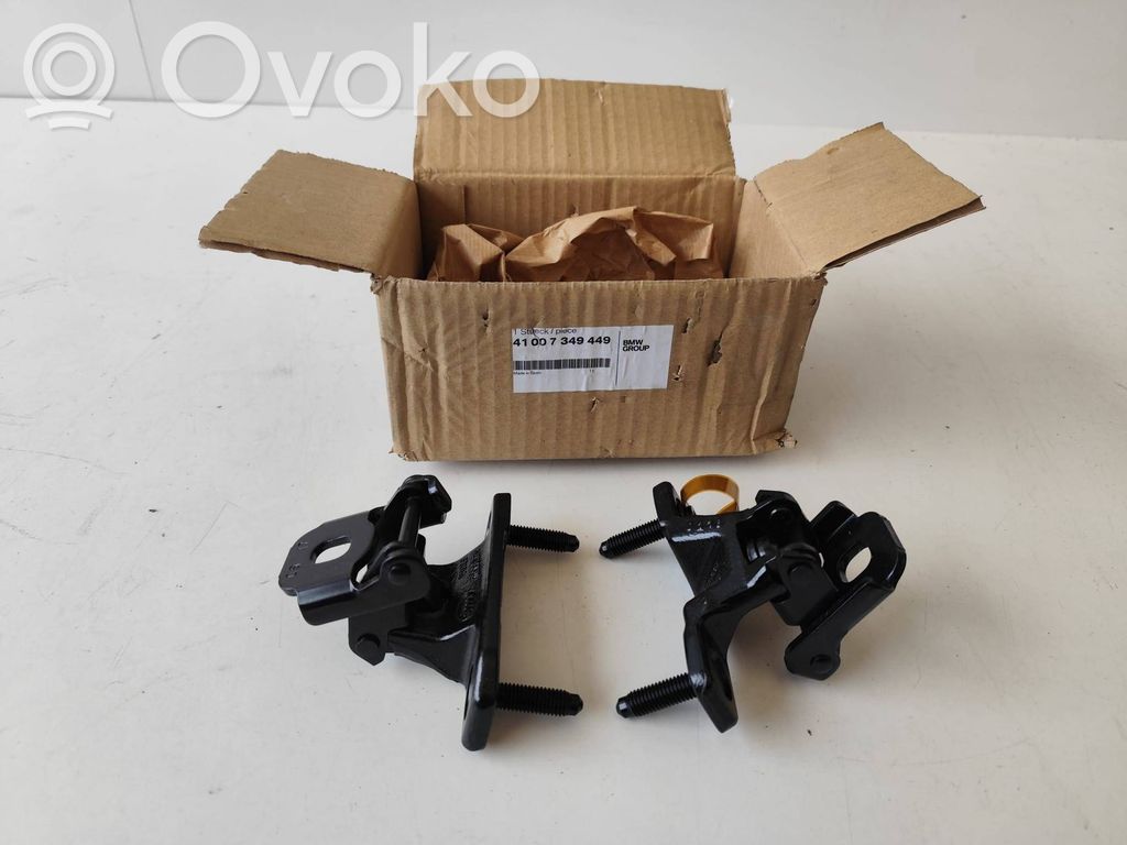 BMW 2 F46 Tailgate/trunk/boot hinge 