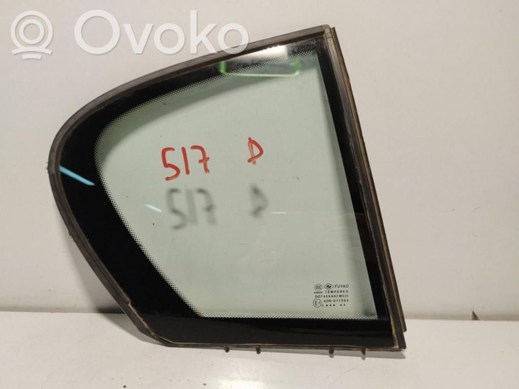Vidrio lateral trasero   43R011564