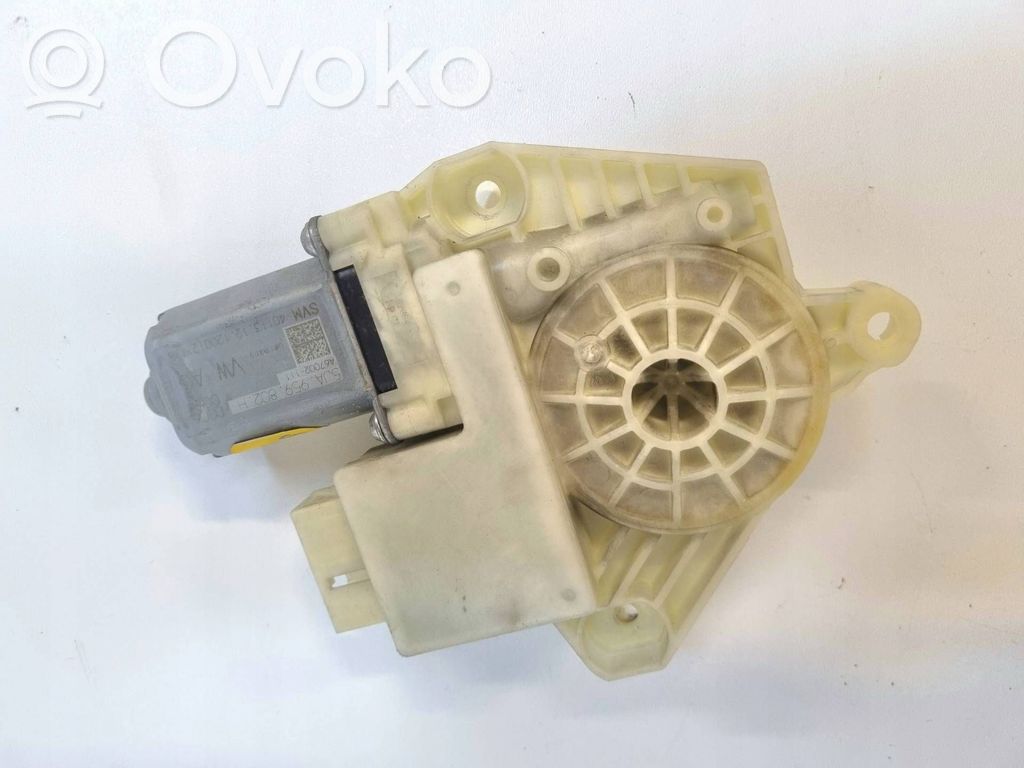 Skoda Rapid (NH) Takaoven ikkunan nostomoottori 