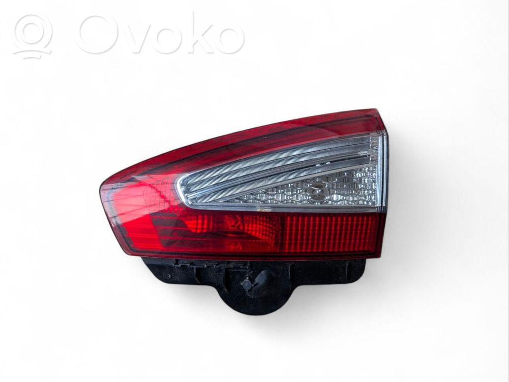 Ford Mondeo MK IV Takaluukun takavalot 