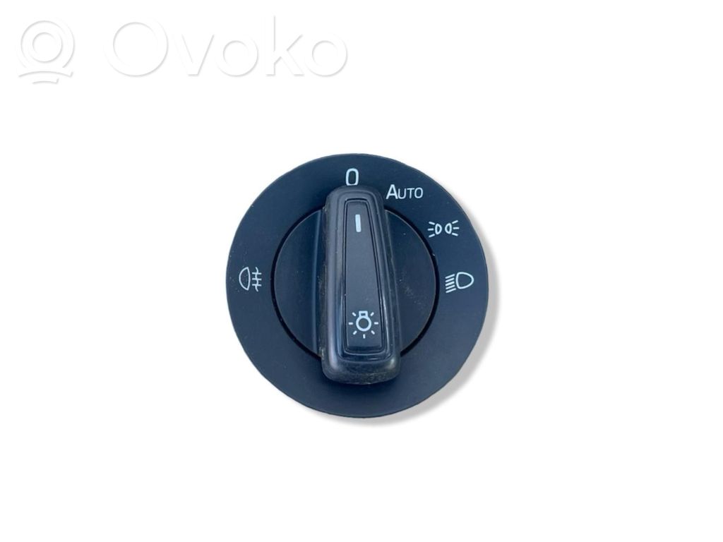 Skoda Fabia Mk3 (NJ) Interruptor de luz 