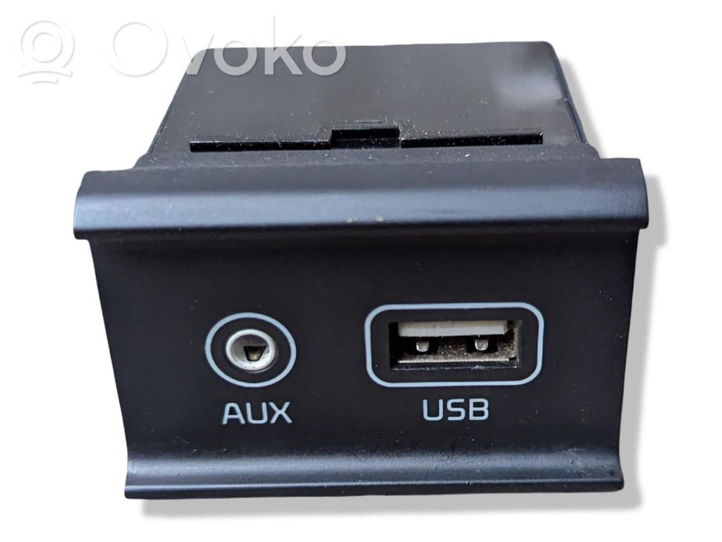 KIA Optima USB socket connector 