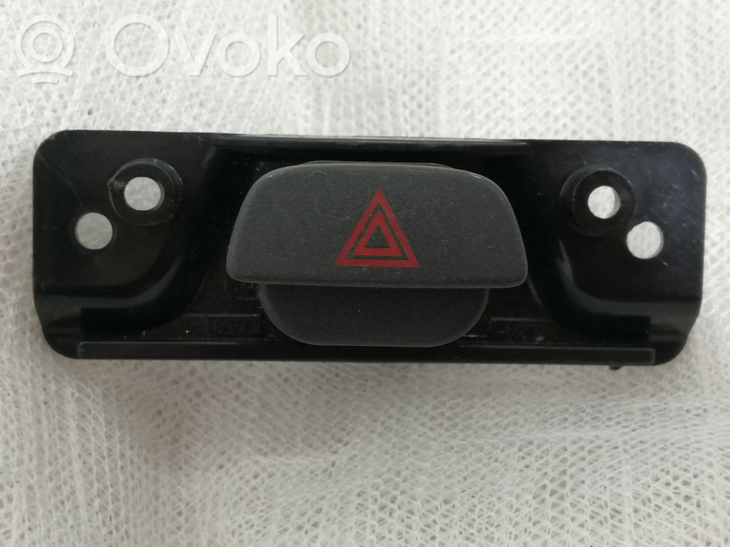 Ford Fiesta Avārijas lukturu slēdzis 