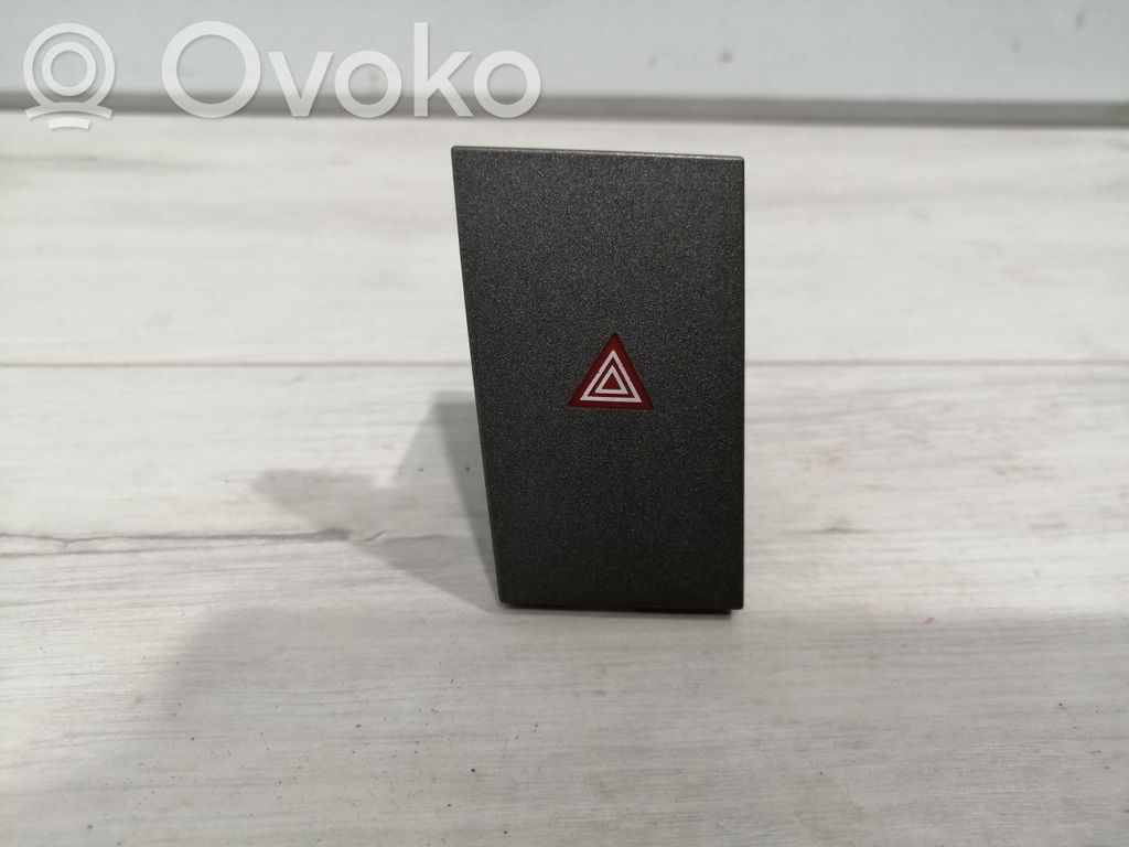 Hazard light switch   1764,13138255,13549909