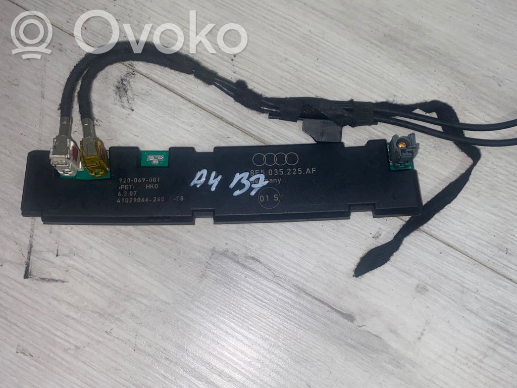 Audi A4 S4 B7 8E 8H Antenos stiprintuvas 