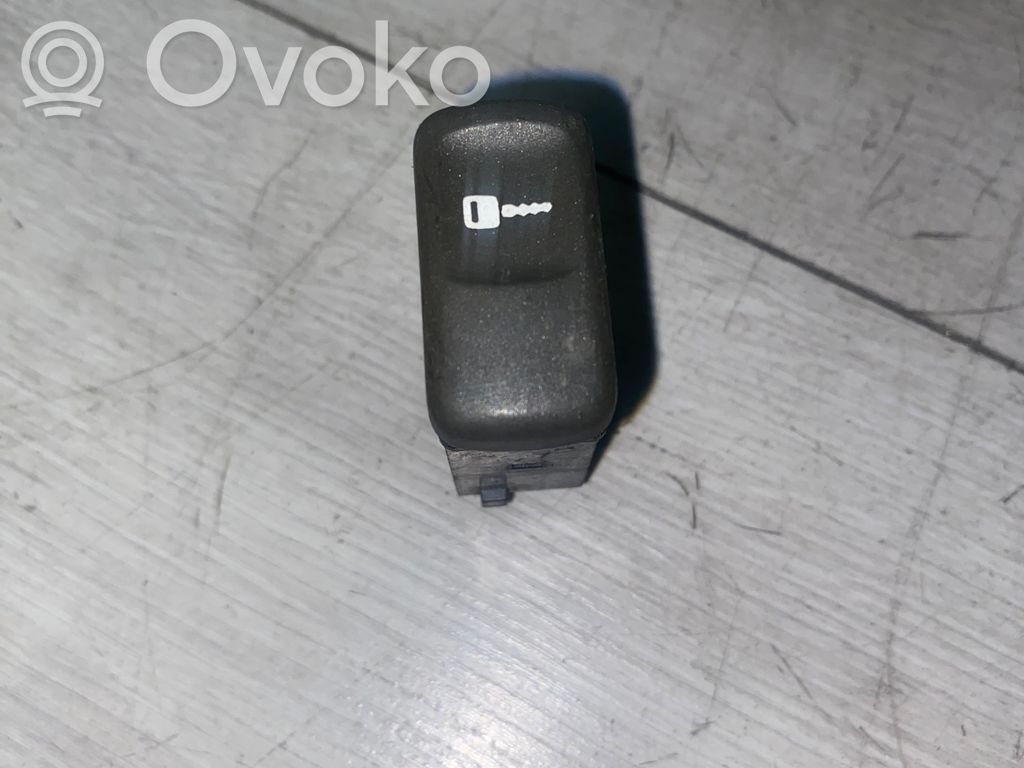Volvo S40, V40 Central locking switch button 