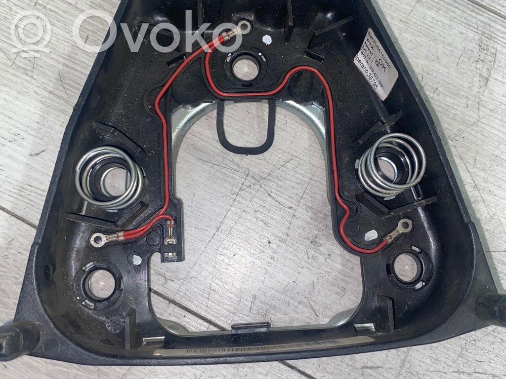 Volvo V50 Vairo ašies apdaila 