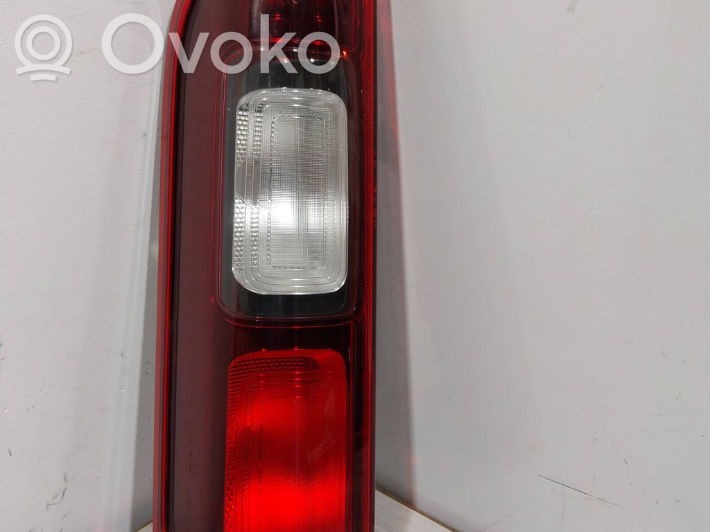Renault Trafic III (X82) Rear/tail lights 