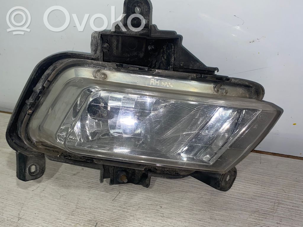 KIA Ceed Miglas lukturis priekšā 