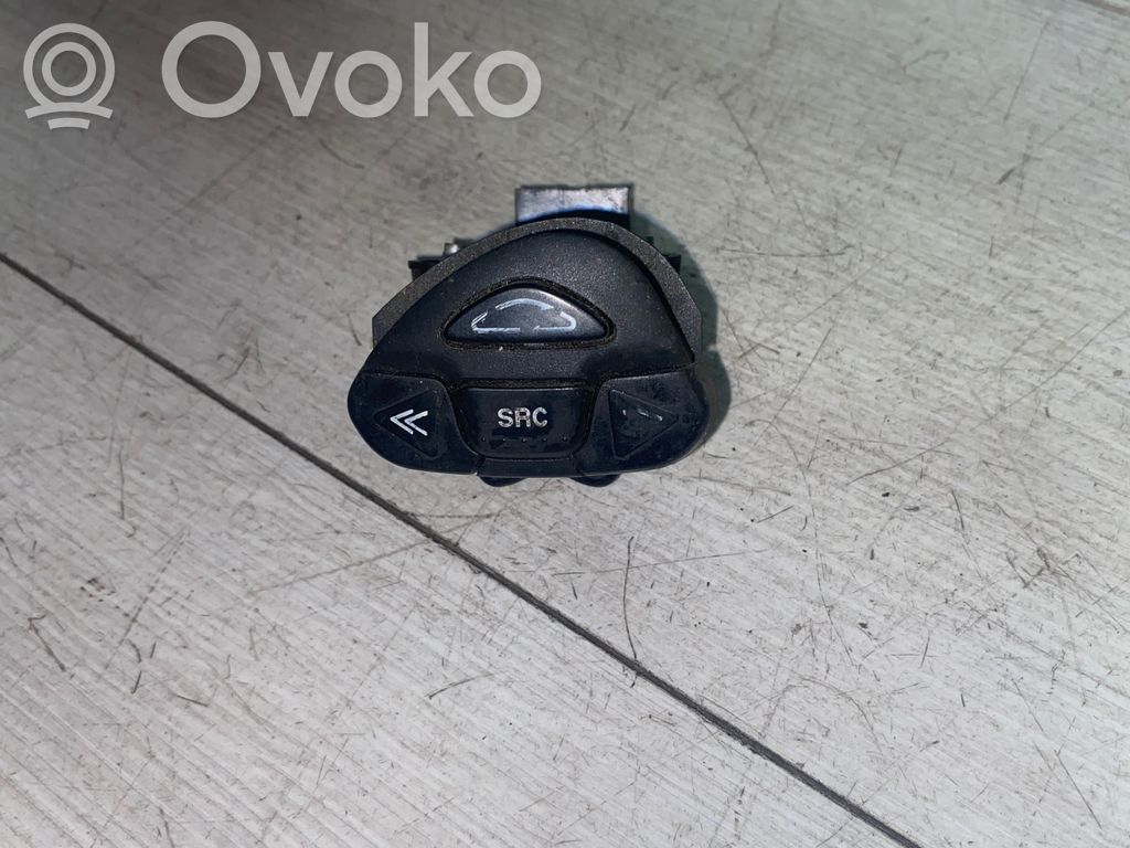 Nissan X-Trail T30 Steering wheel buttons/switches 