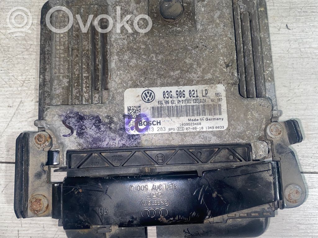 Volkswagen Touran I Engine control unit/module 