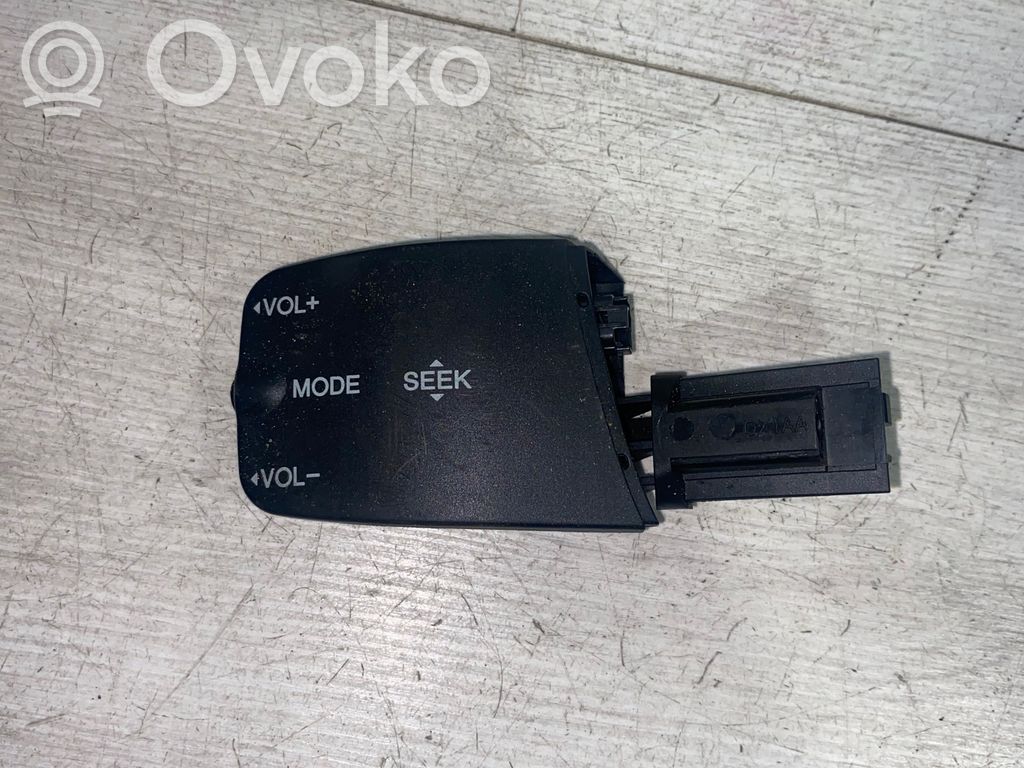 Ford Focus Multifunctional control switch/knob 