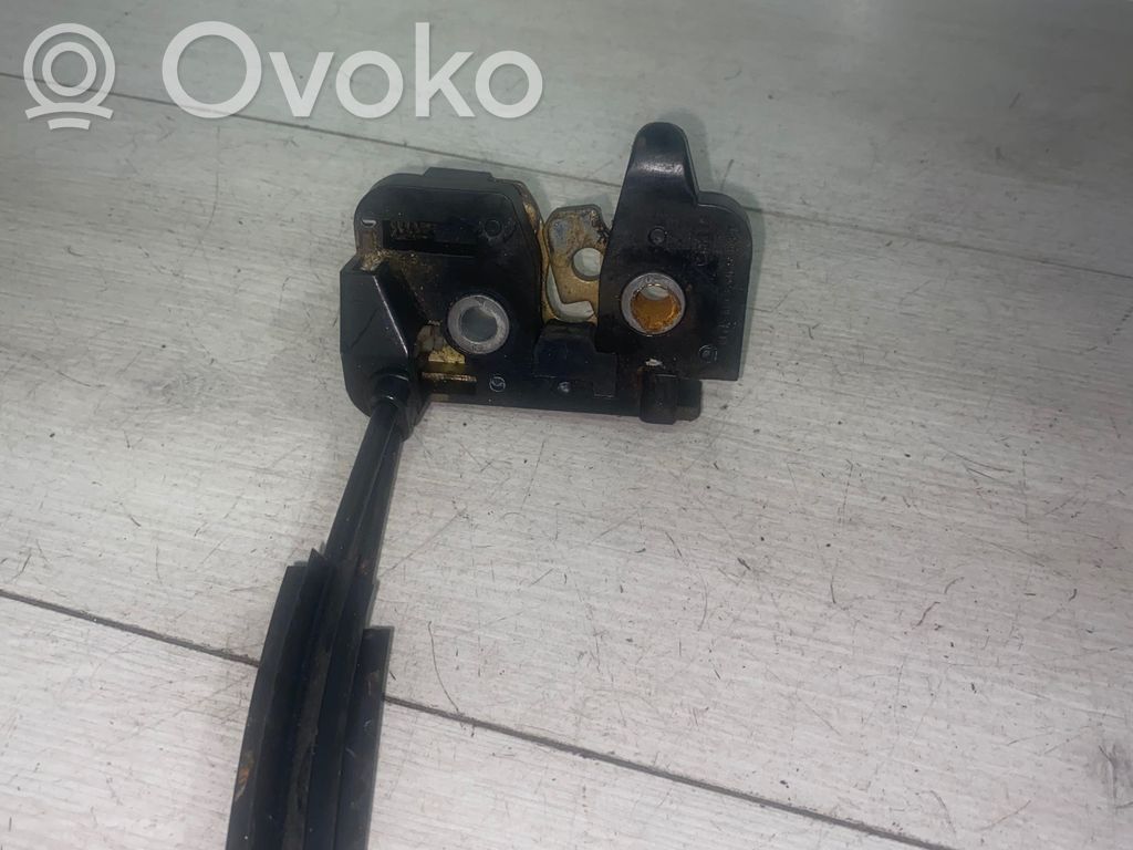 Ford Fiesta Spyna galinio dangčio 