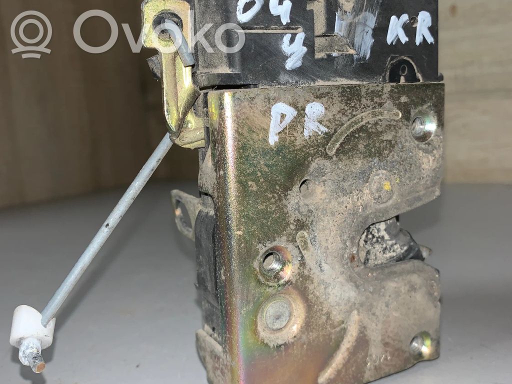 Peugeot 206 Front door lock 