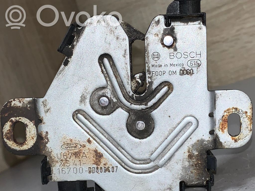 Ford Focus Dzinēja pārsega slēdzene 