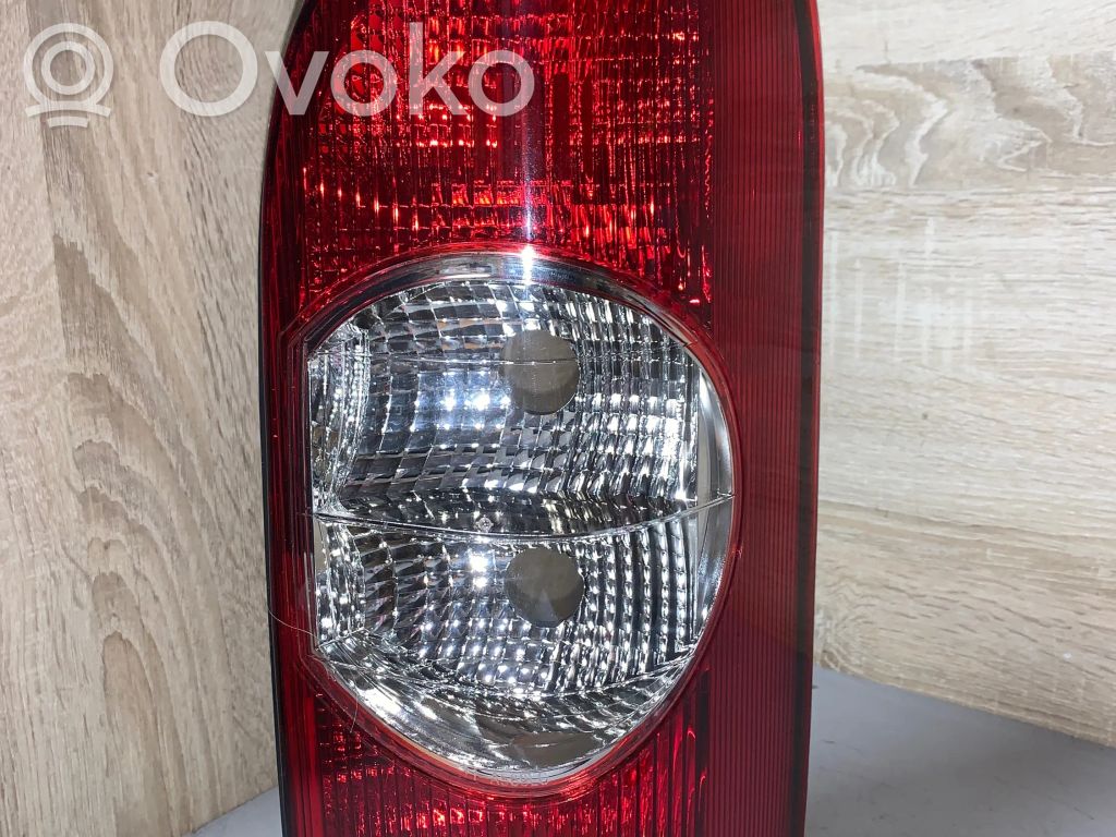 Opel Movano A Aizmugurējais lukturis virsbūvē 