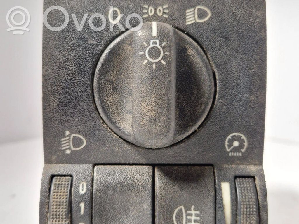 Light switch   90561383,0288