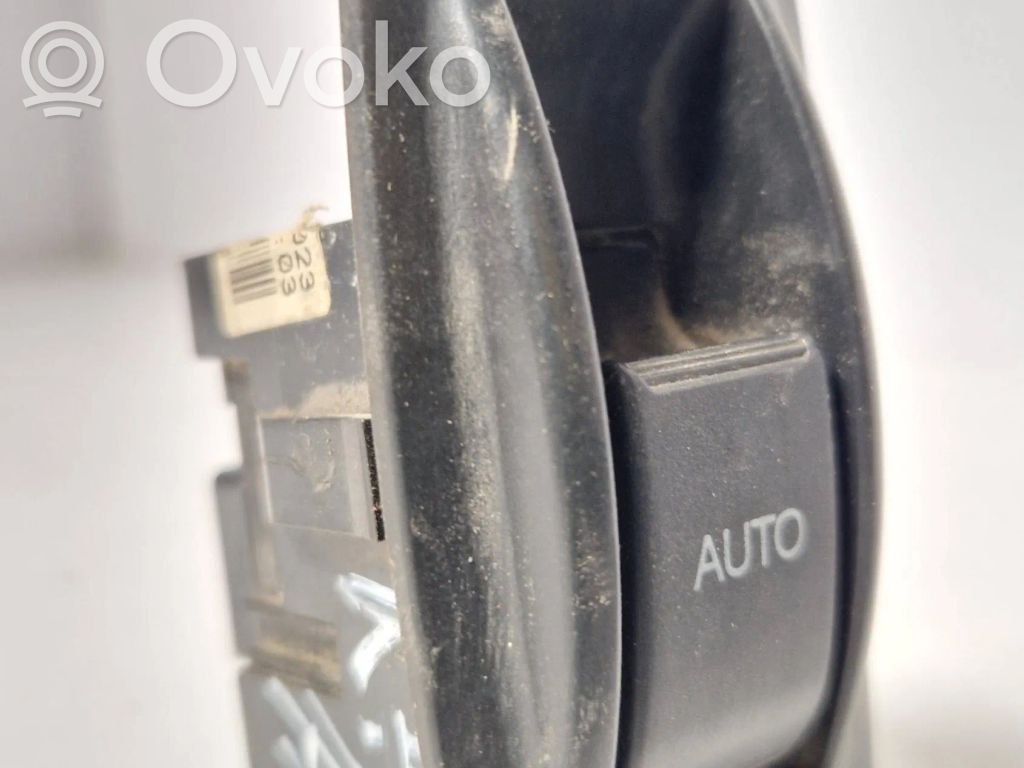 Toyota Corolla E120 E130 Electric window control switch 