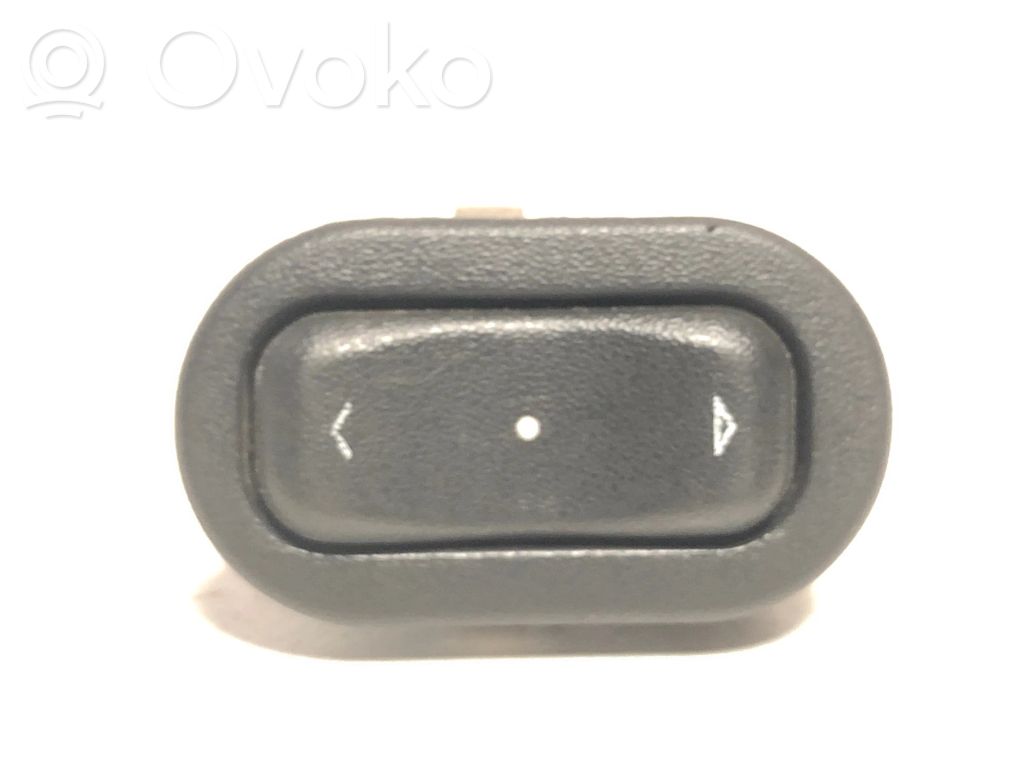 Opel Meriva A Electric window control switch 