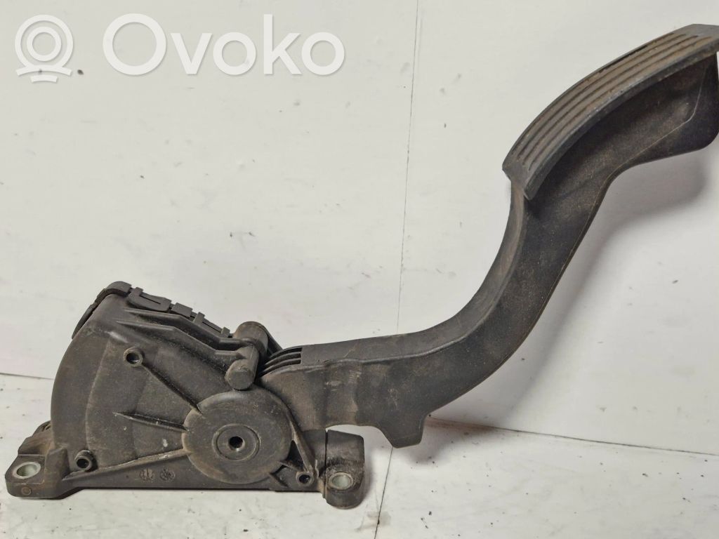Volvo V50 Accelerator throttle pedal 