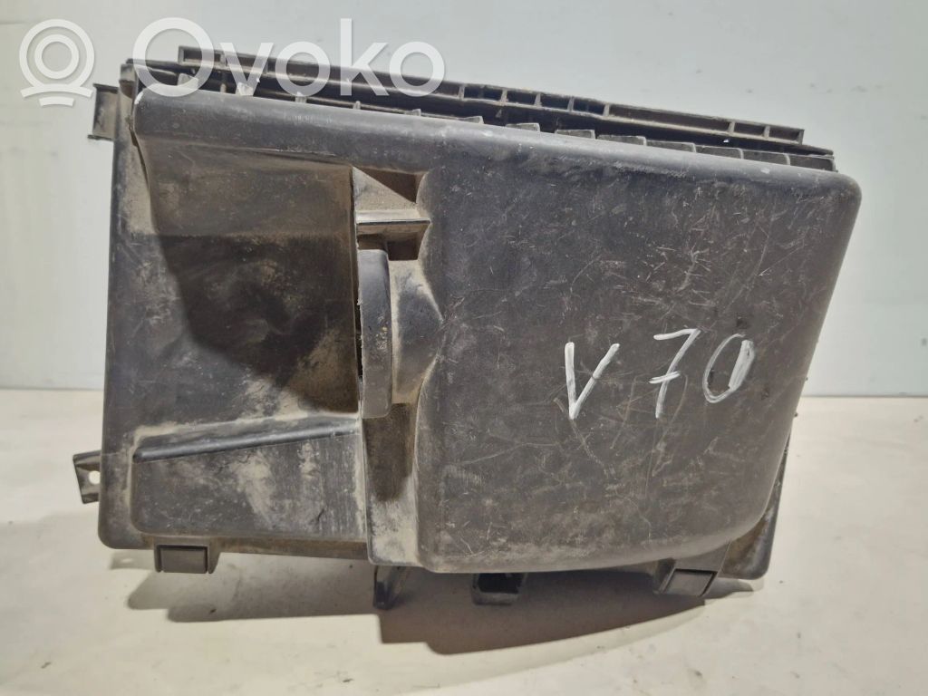 Volvo V70 Air filter box 