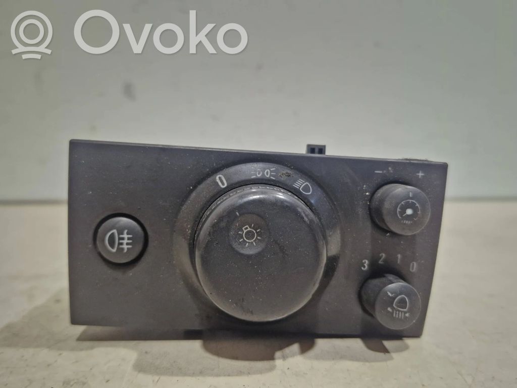 Light switch   153544