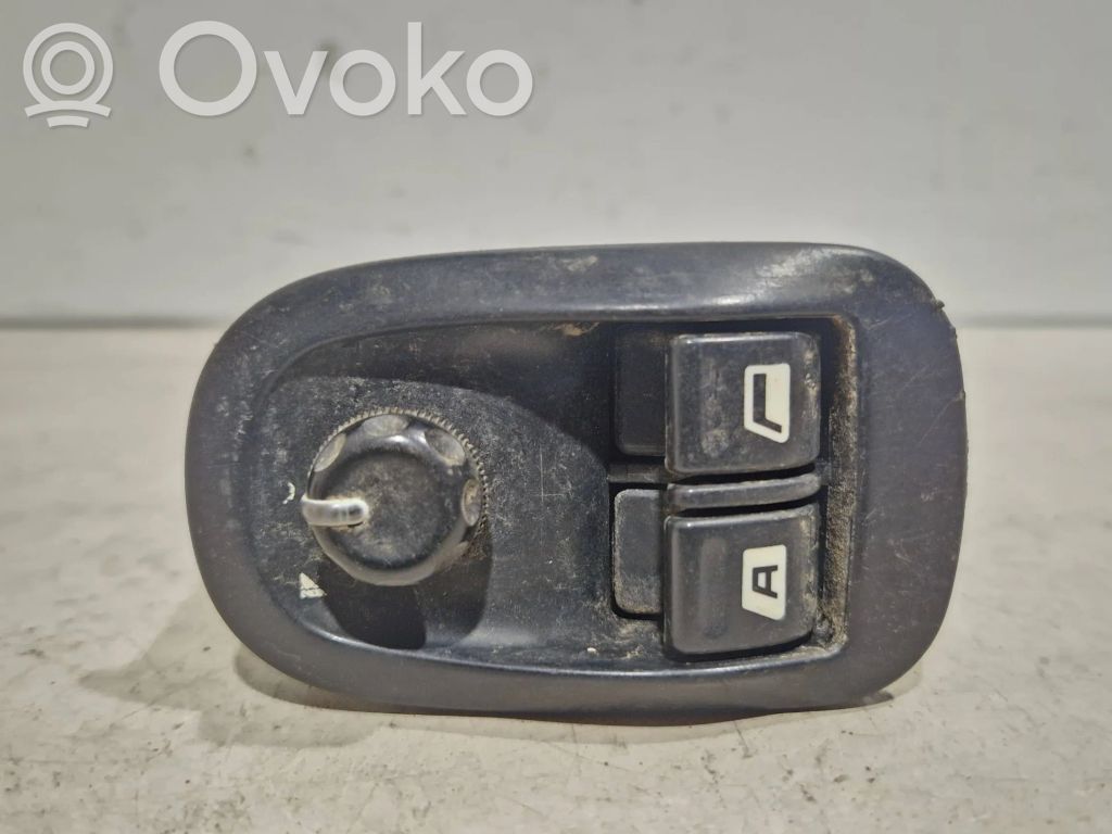 Peugeot 306 Electric window control switch 