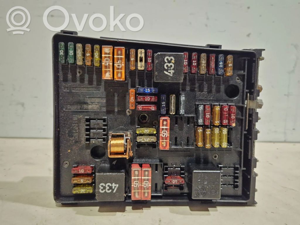 Volkswagen Touran I Fuse box set 