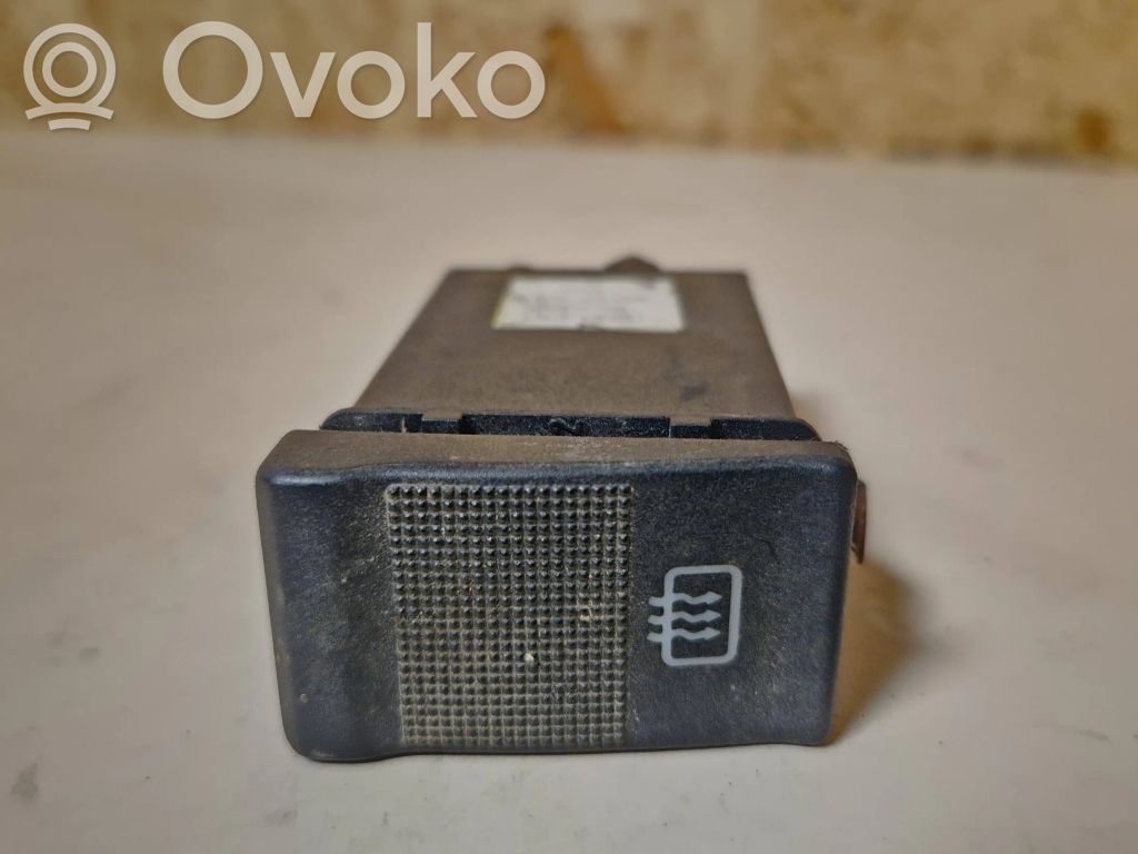 Volkswagen Golf IV Windscreen/window heater switch 