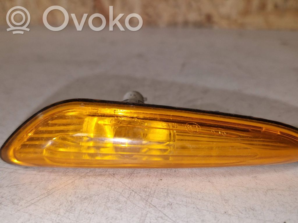 BMW 3 E46 Front fender indicator light 