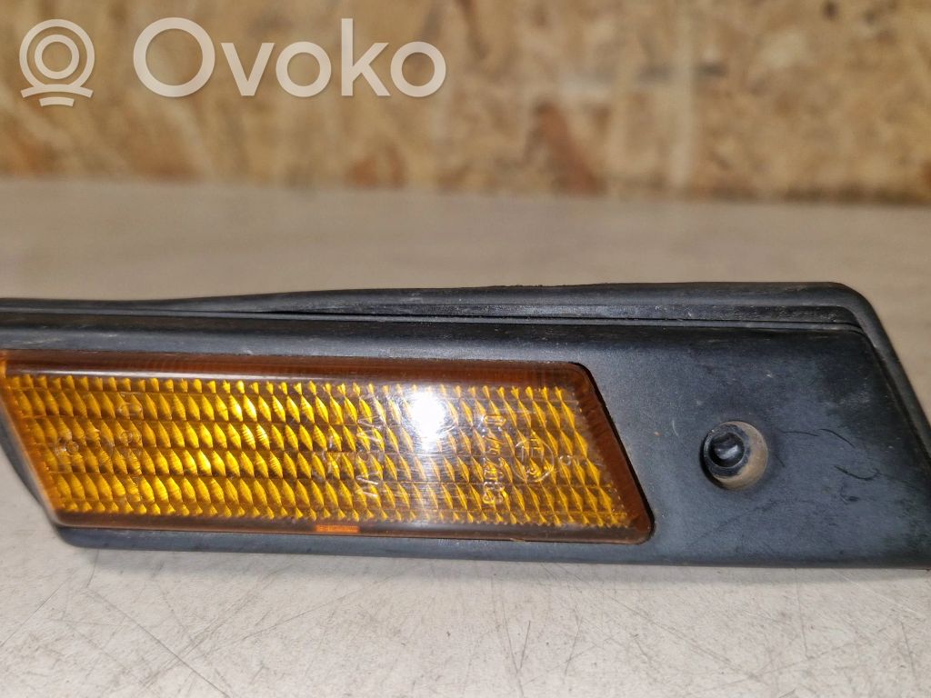 BMW 7 E32 Front fender indicator light 