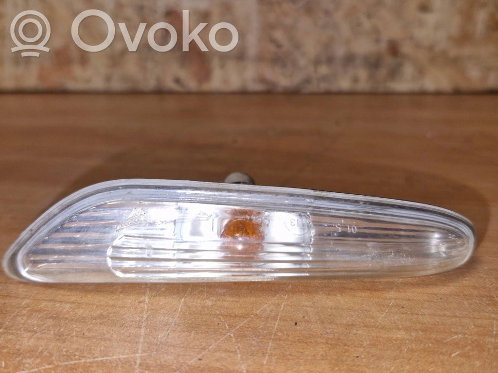 Etupuskurin suuntavilkku   E130644