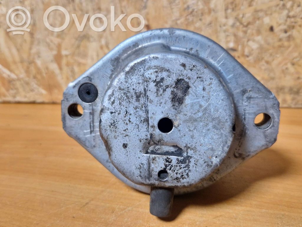 BMW 5 E60 E61 Engine mount bracket 