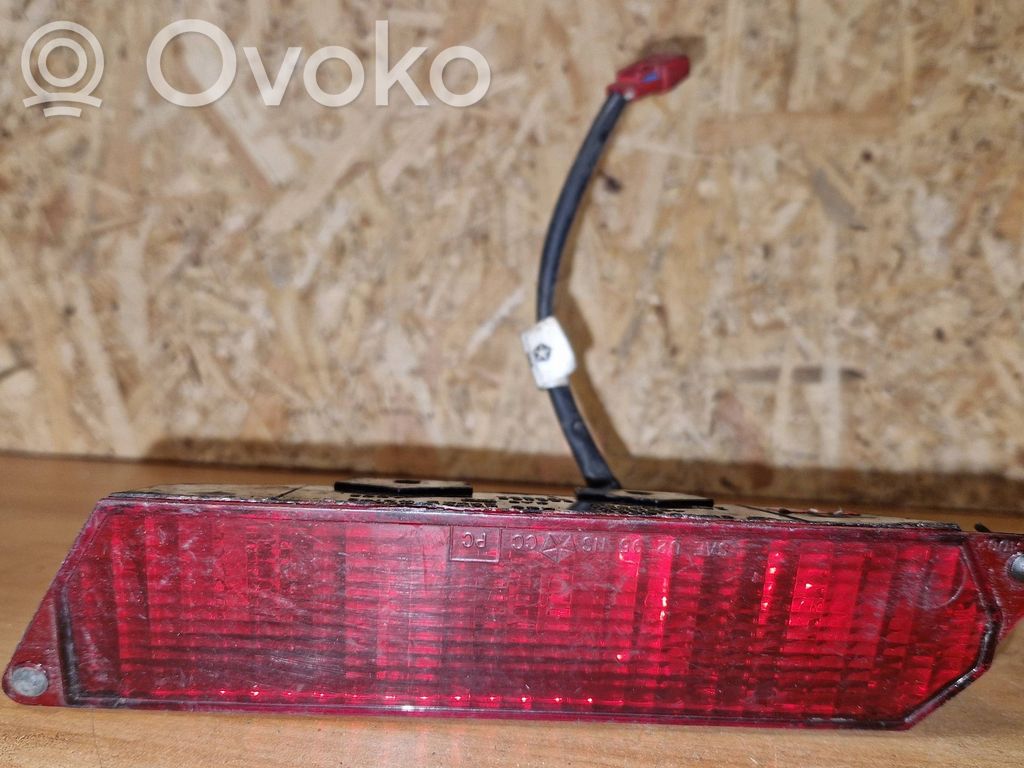 Chrysler Town & Country III Third/center stoplight 