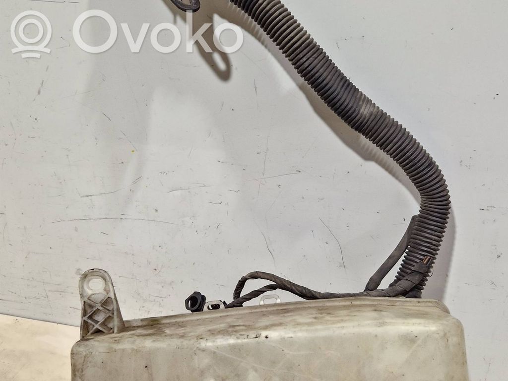 Logu šķidruma tvertne   61667009124